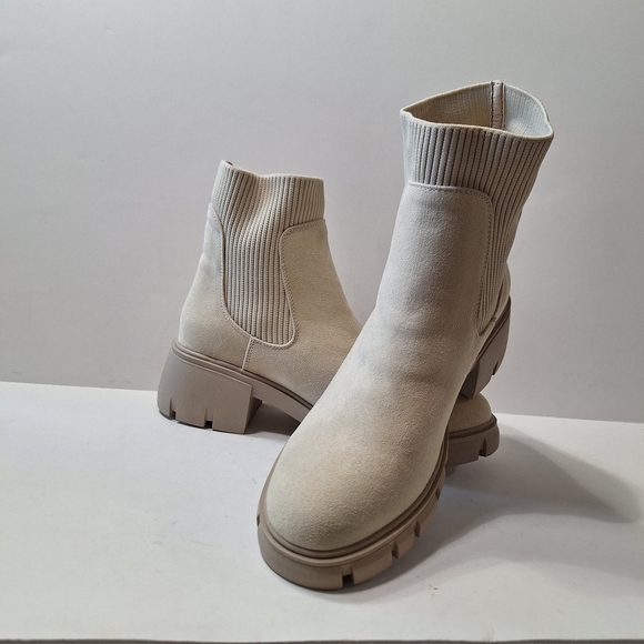 Sincerely Jules NEW Bone Whimsigoth Faux Suede Lug Sole Ankle Boots Size 9.5 - Picture 6 of 11